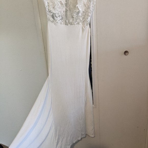 Dress - Picture 7 of 8